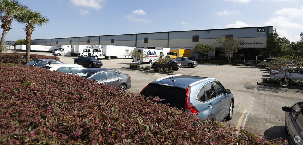 More Photos Of 310 James Dr E, Saint Rose Distribution For Lease