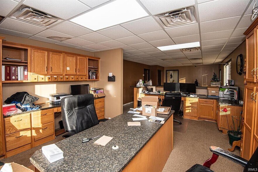 More Photos Of 1985 S Old US 41, Vincennes Industrial For Sale