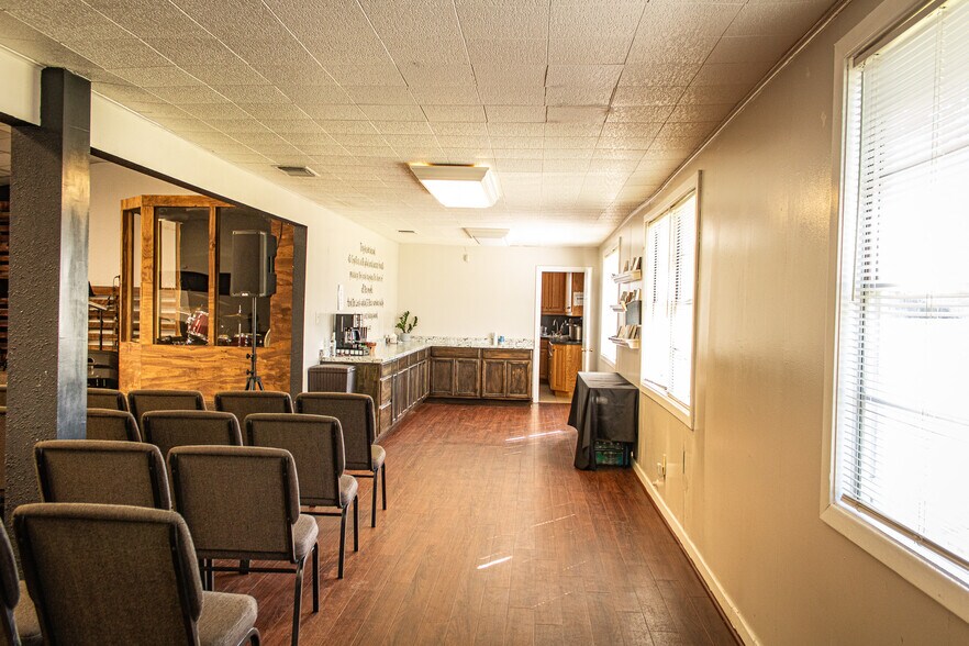 More Photos Of 3205 Lakeview Street, Bryan Religious Facility For Sale