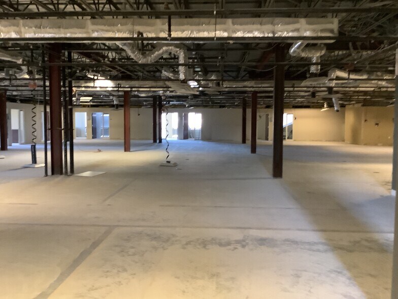 More Photos Of 64 Thomas Johnson Dr, Frederick Office For Lease