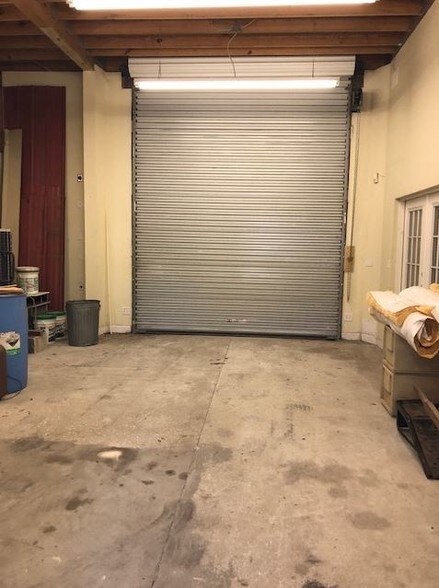 More Photos Of 2216 S Mimosa Ave, Middleburg General Retail For Sale