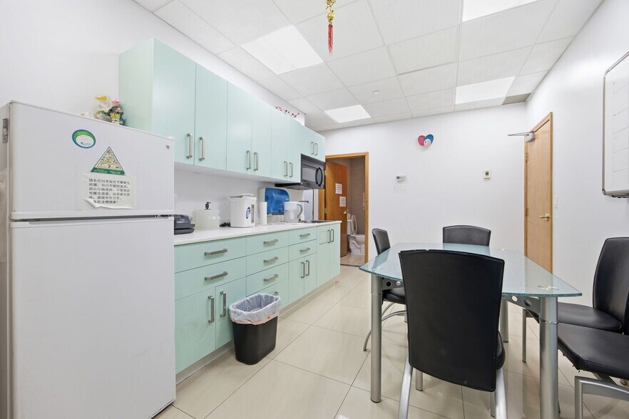 More Photos Of 139 Centre St, New York Medical For Sale