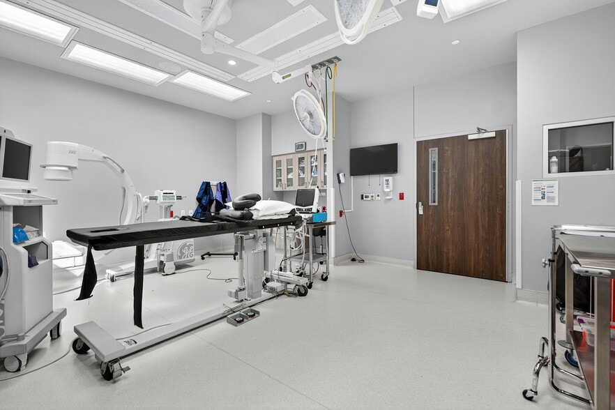 More Photos Of 13617 Caldwell Dr, Austin Medical For Sale