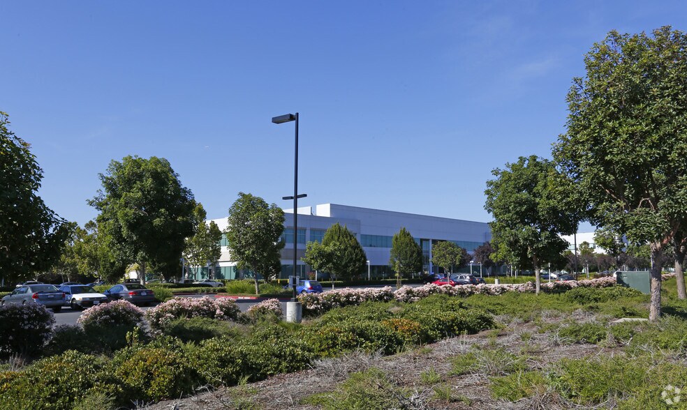 More Photos Of 400 Holger Way, San Jose Industrial For Lease