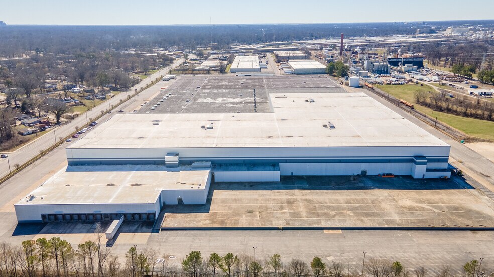 More Photos Of 3456 Meyers Rd, Memphis Distribution For Lease