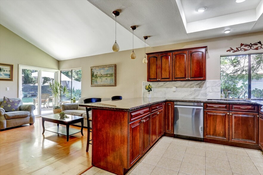 More Photos Of 175 S Woodlawn Dr, Orange Multifamily For Sale