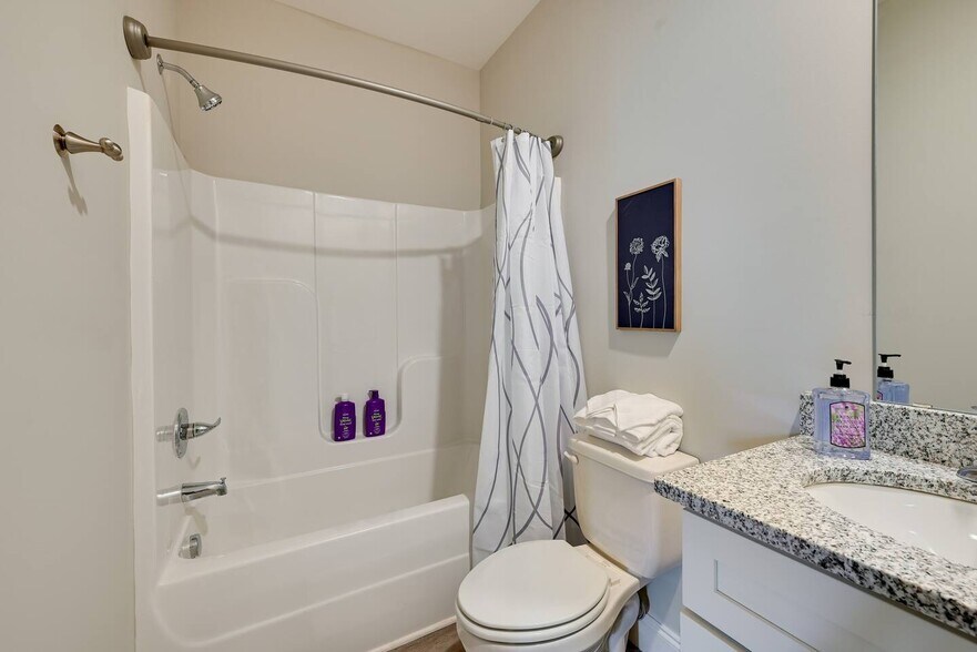 More Photos Of 4971 Veterans Memorial Hwy, Brownsville Multifamily For Sale