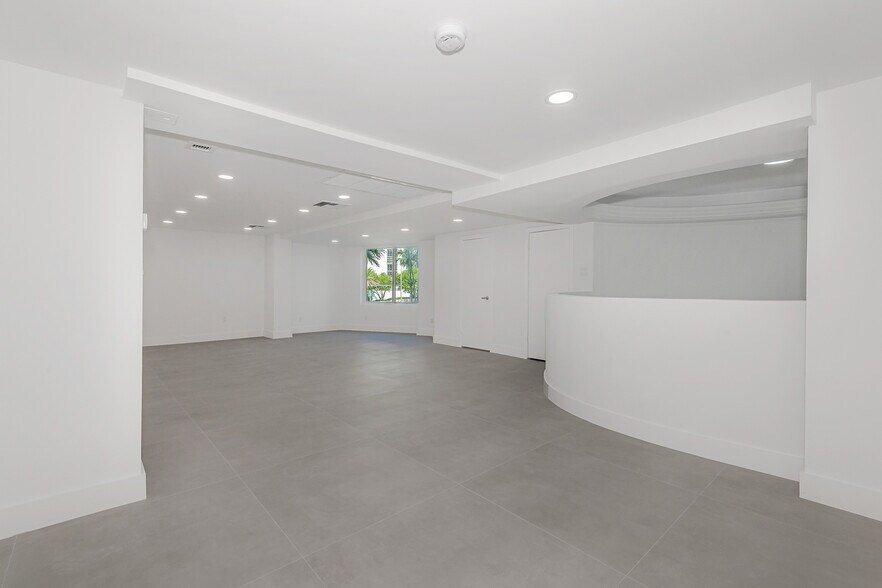 More Photos Of 5401 Collins Ave, Miami Beach Apartments For Sale