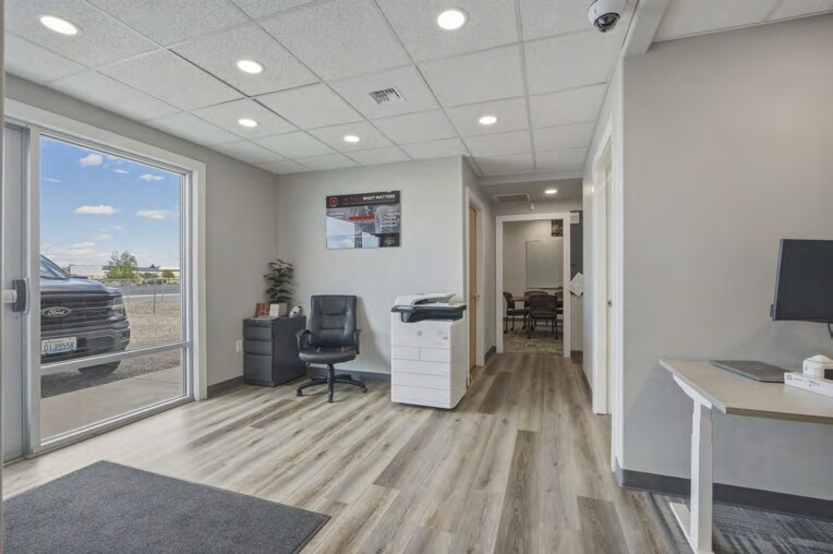 More Photos Of 2213 Henderson Loop, Richland Warehouse For Sale