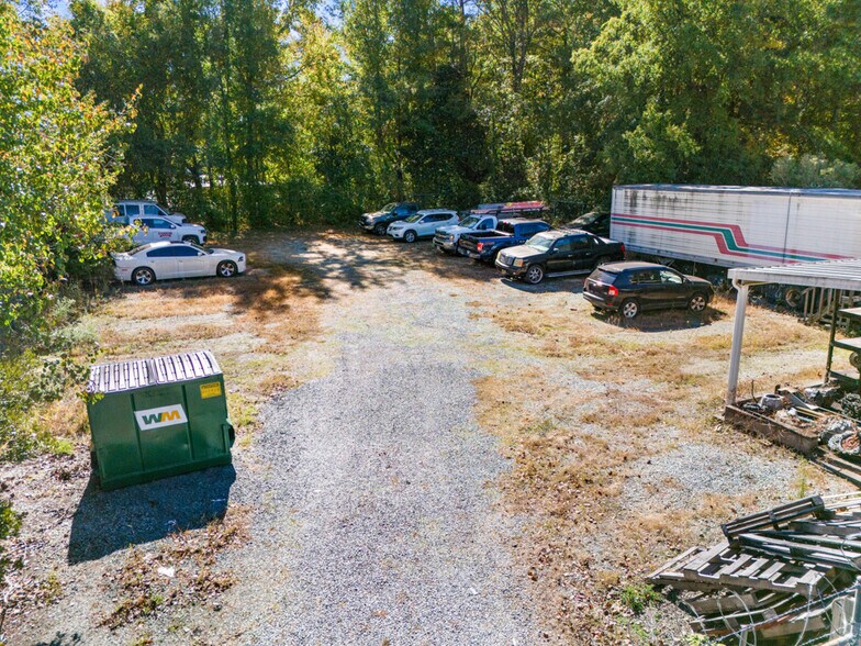 More Photos Of 4533 Hillsborough Rd, Durham Auto Repair For Lease