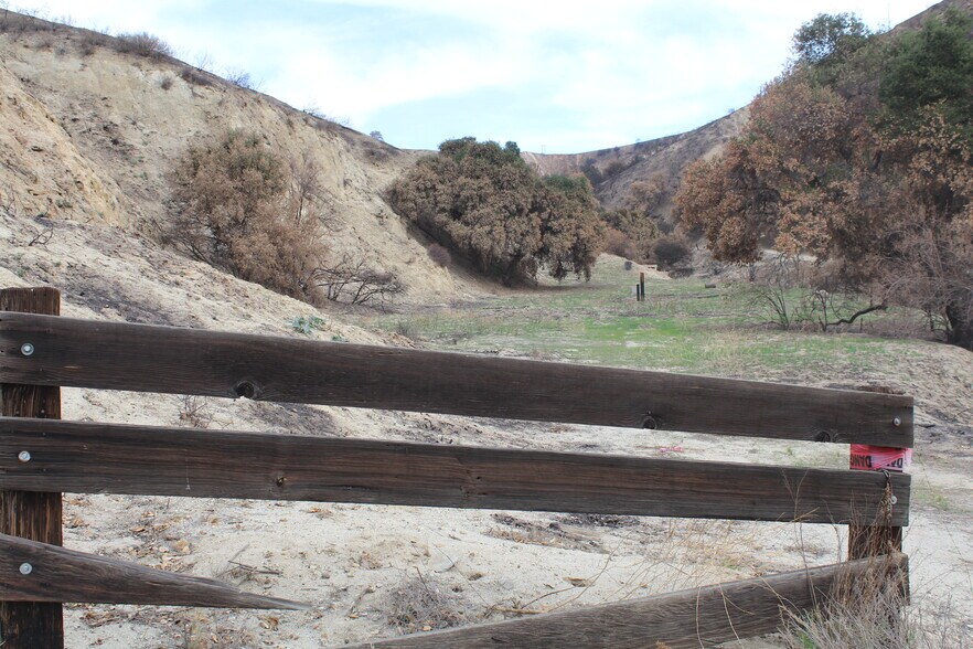 More Photos Of 31029 Hasley Canyon Rd, Castaic Land For Sale