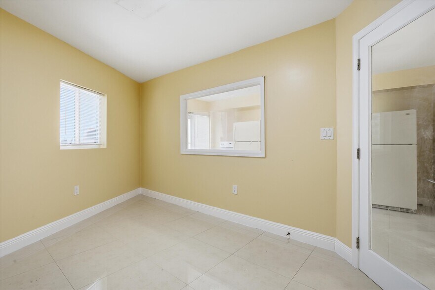 More Photos Of 3240 NW 7th St, Miami Office For Sale
