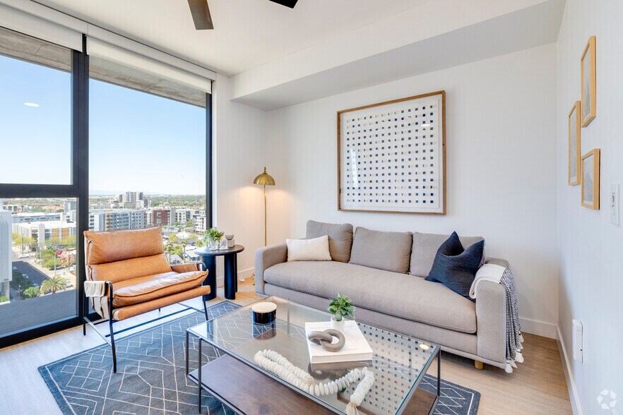 More Photos Of 817 N 6th St, Phoenix Apartments For Lease