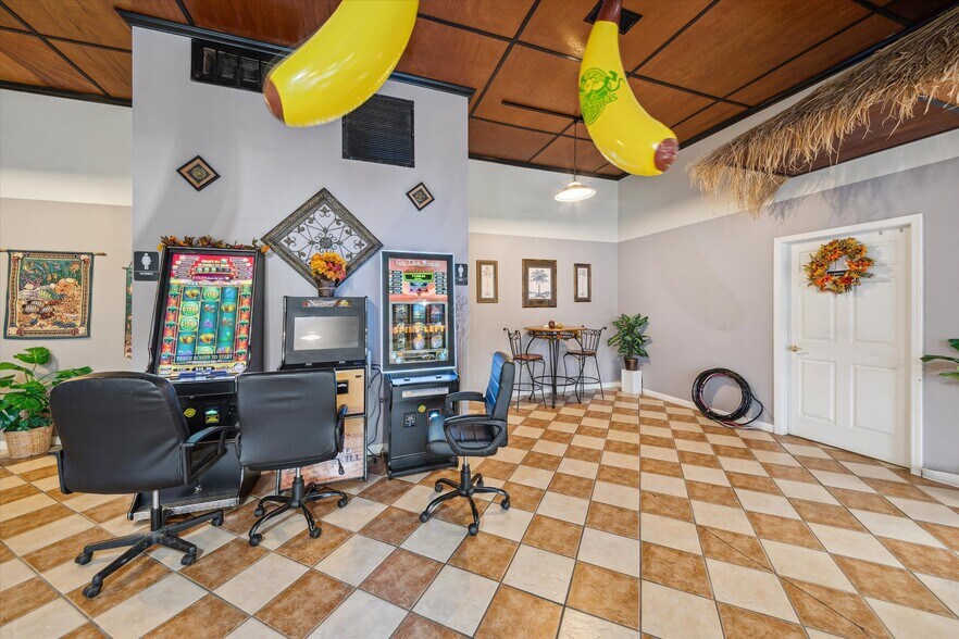 More Photos Of 3940 Pennsylvania 257, Seneca General Retail For Sale