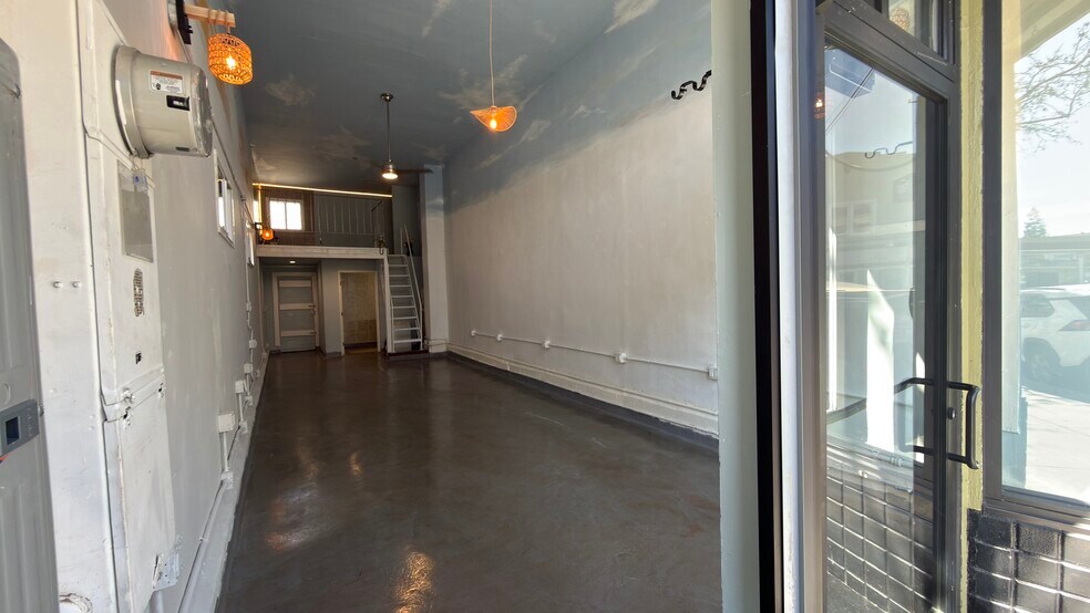 More Photos Of 5329 Fairfax Ave, Oakland Storefront For Lease