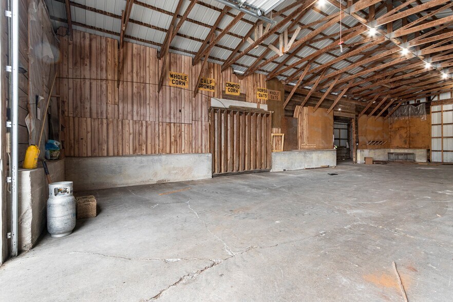 More Photos Of 5814 Calumet Ave, Manitowoc General Retail For Sale