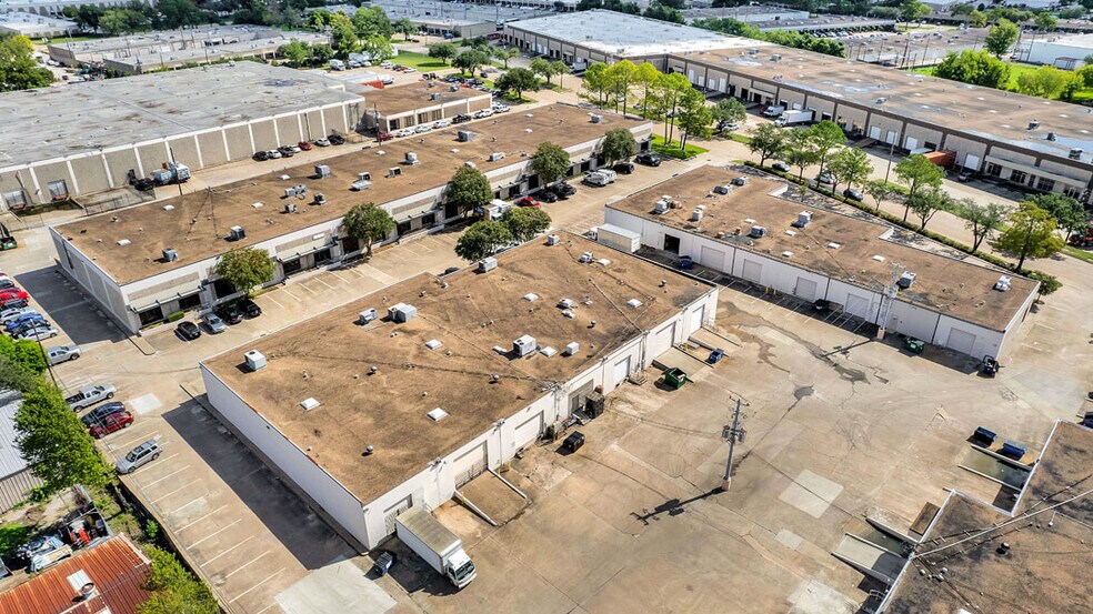 More Photos Of 10606 Hempstead Rd, Houston Unknown For Lease