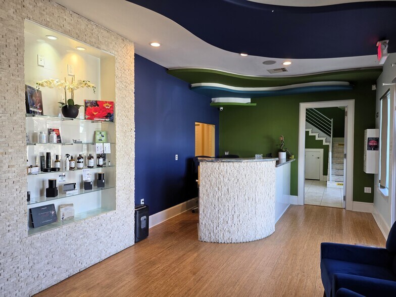 More Photos Of 5721 Winsome Ln, Houston Freestanding For Sale