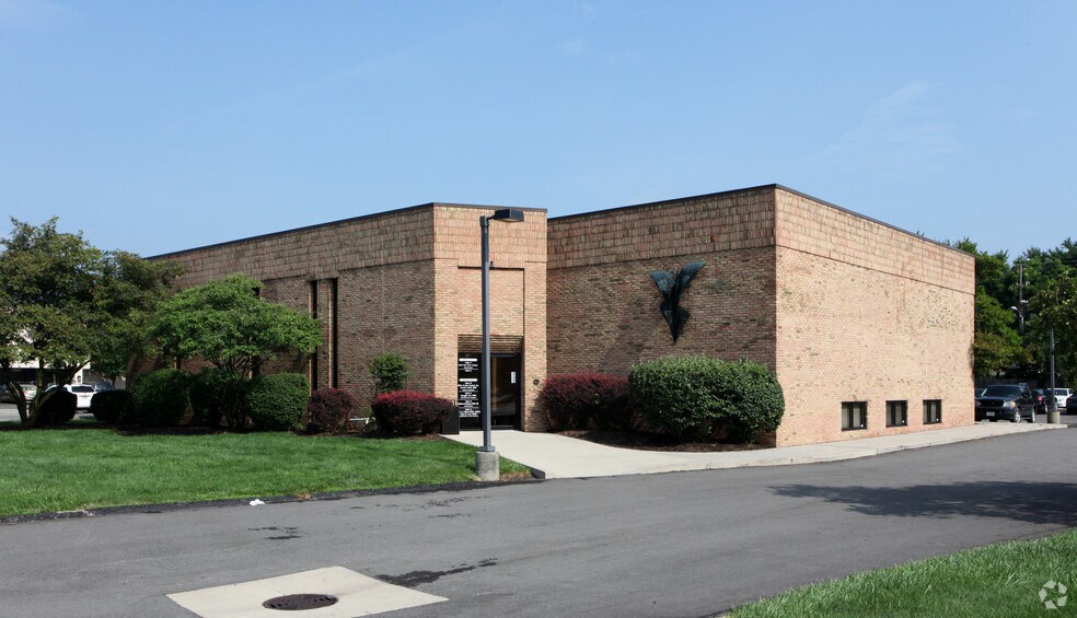 Primary Photo Of 5180 E Main St, Columbus Medical For Lease