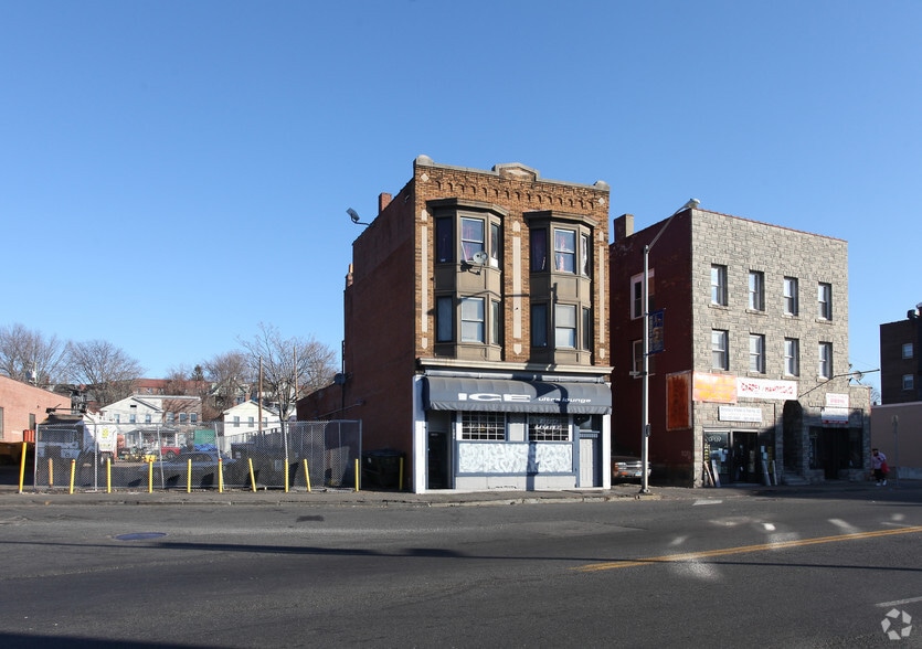 More Photos Of 506 W Main St, Waterbury Storefront Retail Residential For Sale