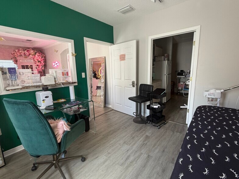 More Photos Of 5807 Argerian Dr, Wesley Chapel Office For Lease