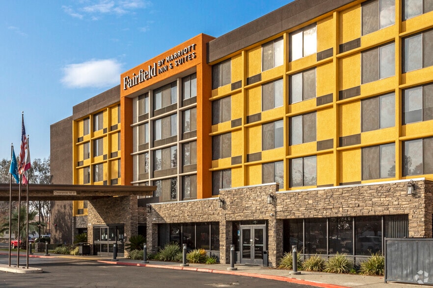 More Photos Of 3540 Rosedale Hwy, Bakersfield Hotel For Sale