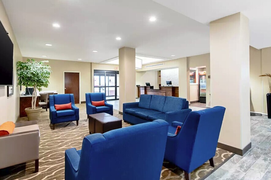 More Photos Of 3620 Camden Rd, Pine Bluff Hotel For Sale