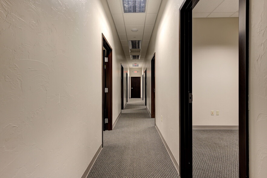 More Photos Of 4509-4513 Memorial Cir, Oklahoma City Office For Sale