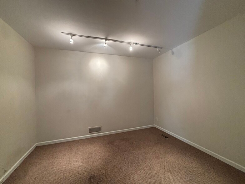More Photos Of 1634 Walnut St, Boulder Office For Sale