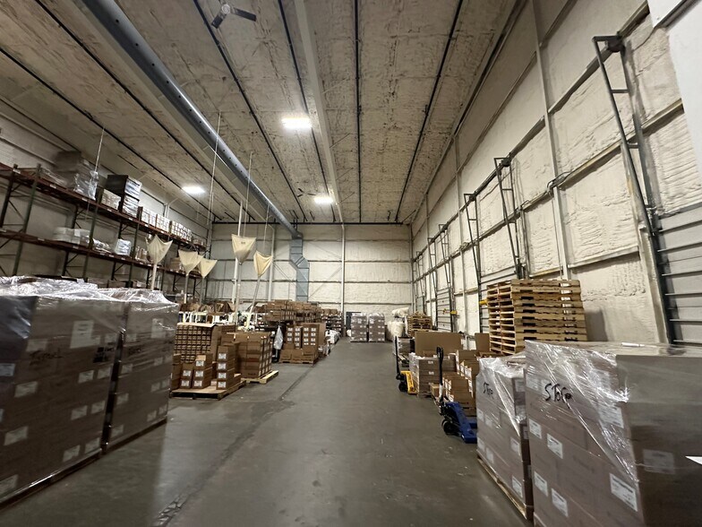 More Photos Of 31 Kringle Dr, Bernardston Warehouse For Sale