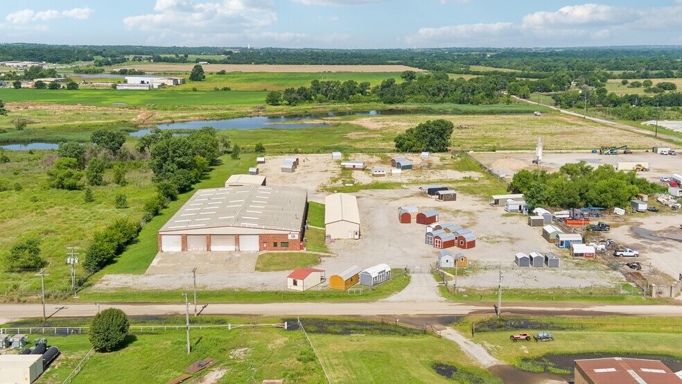 More Photos Of 4355 S Harvey, Norman Manufacturing For Sale