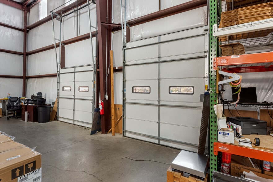 More Photos Of 129 Oakpark Dr, Mooresville Light Manufacturing For Lease