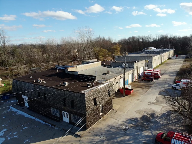 More Photos Of 711 W Bagley Rd, Berea Unknown For Lease