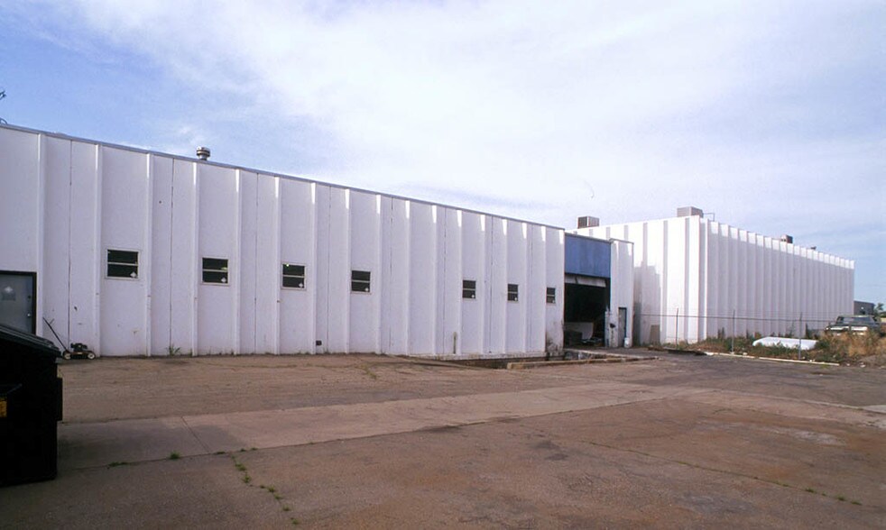 More Photos Of 4940-4950 Oneida St, Commerce City Warehouse For Lease