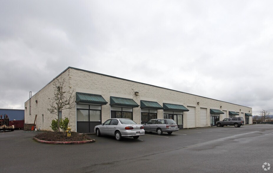 More Photos Of 19450 SW Cipole Rd, Tualatin Warehouse For Lease