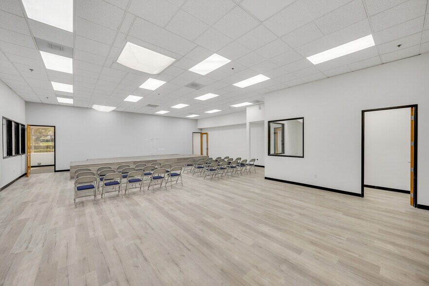More Photos Of 67 Peters Canyon Rd, Irvine Business Park For Sale