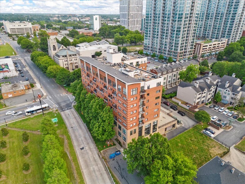 More Photos Of 715 N Church St, Charlotte Office For Sale