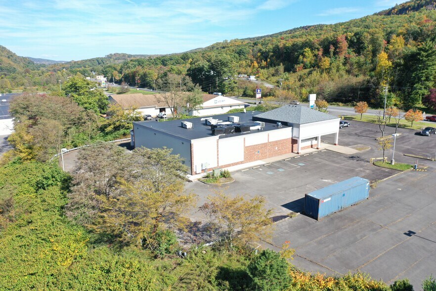 More Photos Of 1099 E Broad St, Tamaqua Storefront Retail Office For Sale