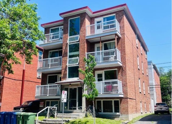 Primary Photo Of 2030 Av De Vitré, Québec Apartments For Sale