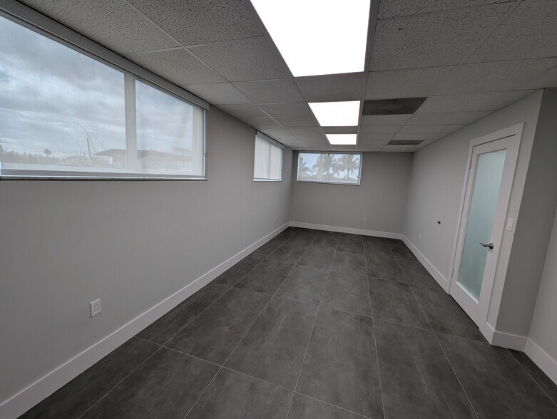 More Photos Of 3670 NW 6th St, Miami Loft Creative Space For Lease