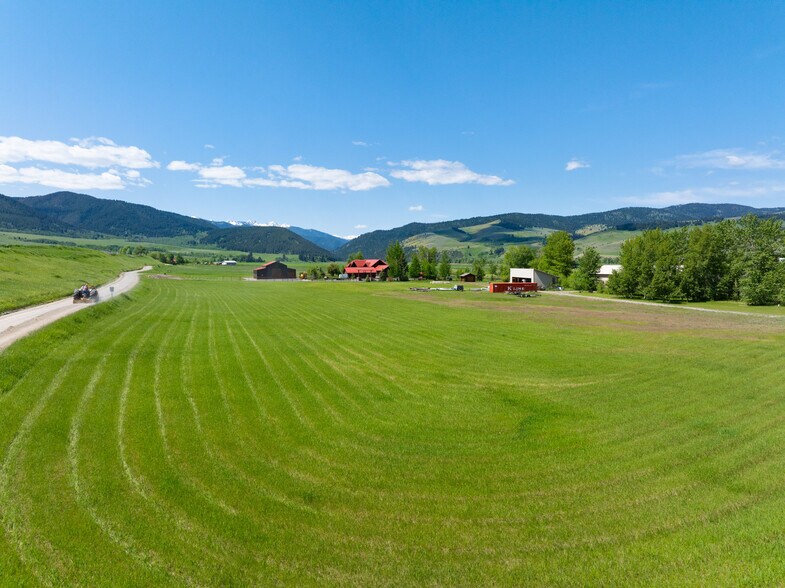 More Photos Of 70 Williams Rd E, Gallatin Gateway Flex For Sale