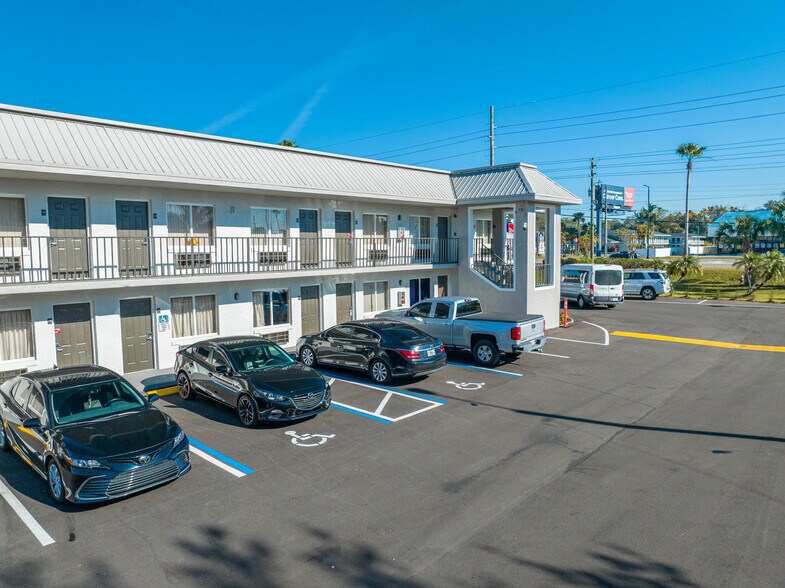 More Photos Of 4624 W Irlo Bronson Memorial Hwy, Kissimmee Hotel For Sale