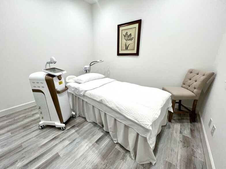 More Photos Of 21777 Merchants Way, Katy Medical For Sale