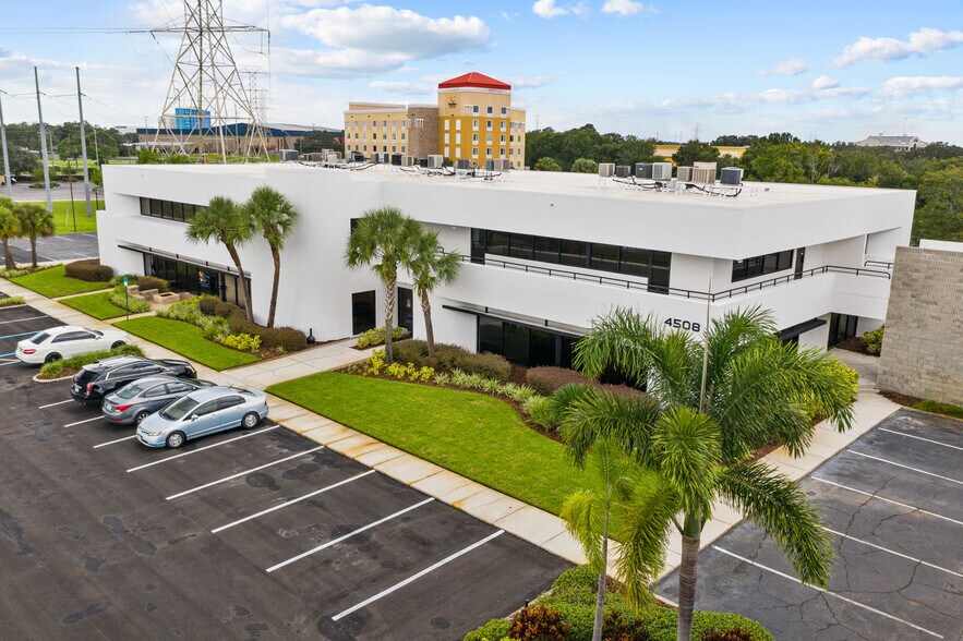 More Photos Of 4524 Oak Fair Blvd, Tampa Unknown For Lease