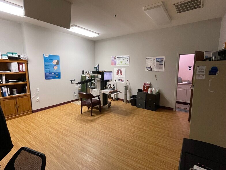More Photos Of 1403 E Greenville St, Anderson Medical For Lease