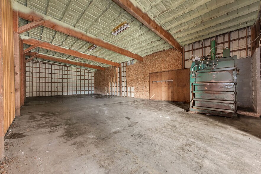 More Photos Of 1425 SE 9th St, Warrenton Warehouse For Lease