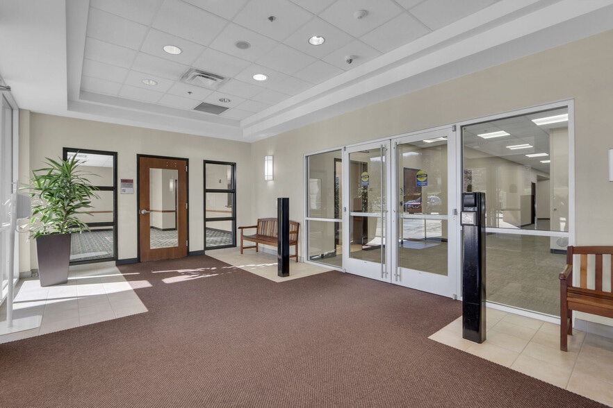 More Photos Of 125 Cool Springs Blvd, Franklin Medical For Lease