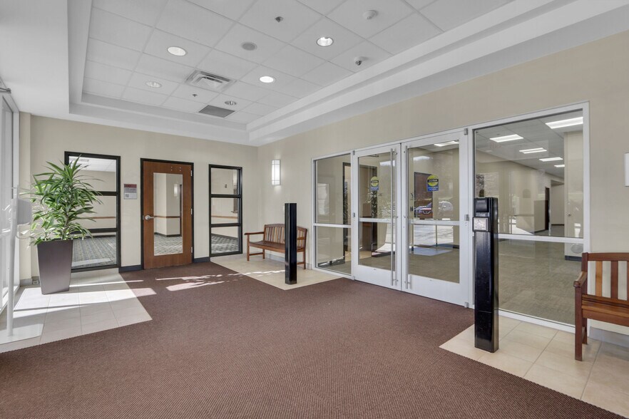 More Photos Of 125 Cool Springs Blvd, Franklin Medical For Lease
