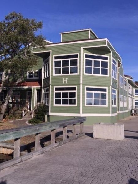 Primary Photo Of 348 Miracle Strip Pky SW, Fort Walton Beach Office For Sale