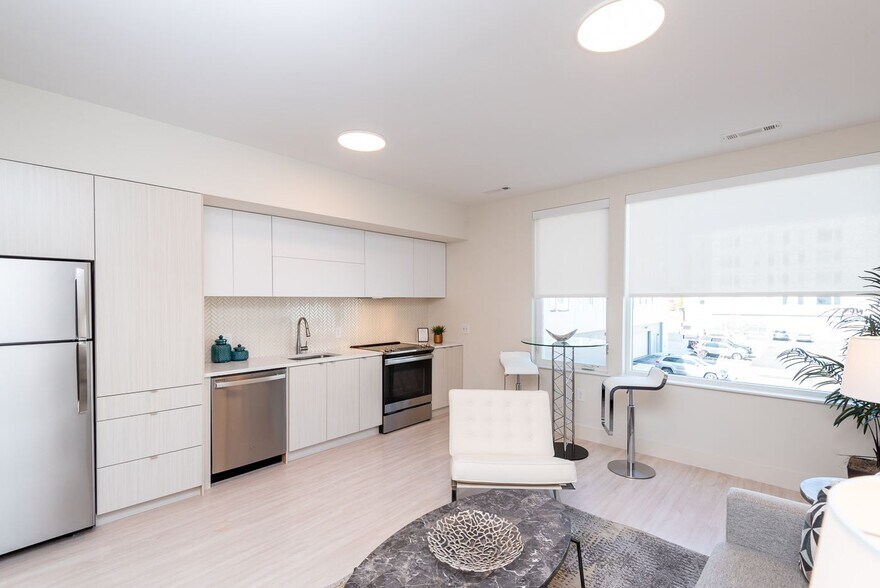 More Photos Of 39 Trotter Rd, Weymouth Apartments For Lease